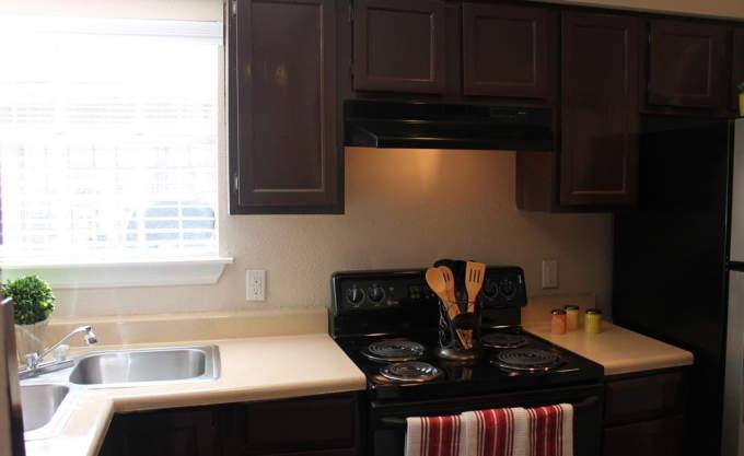 Apartment for rent at 9988 Windmill Lakes Blvd, Houston, TX 77075