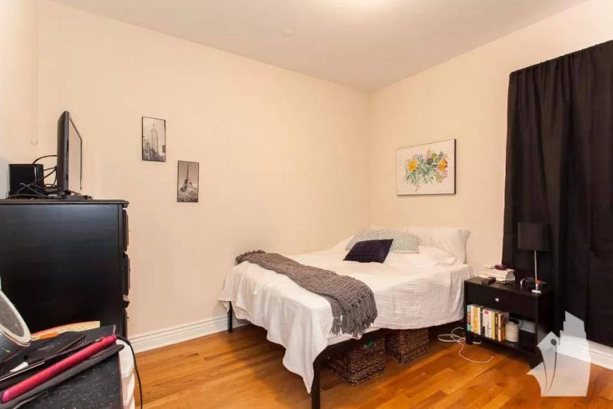 Apartment for rent at 1516 W Waveland #1, Chicago, IL 60613