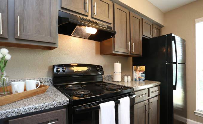 Apartment for rent at 10121 Windmill Lakes Blvd, Houston, TX 77075