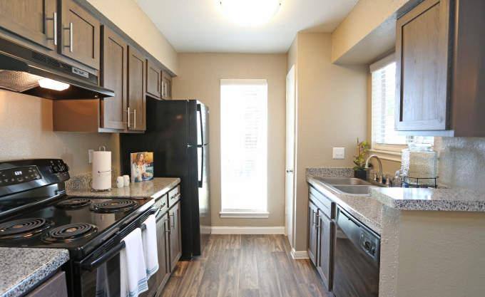 Apartment for rent at 10121 Windmill Lakes Blvd, Houston, TX 77075