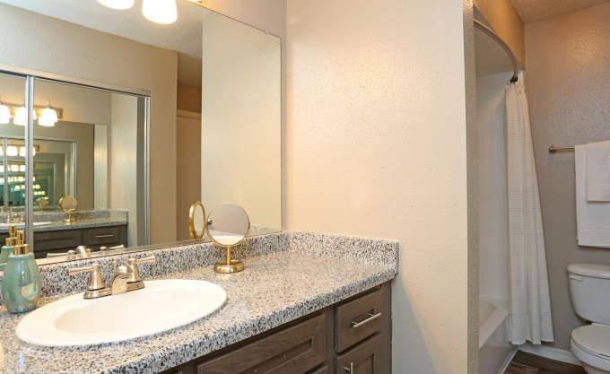 Apartment for rent at 10121 Windmill Lakes Blvd, Houston, TX 77075