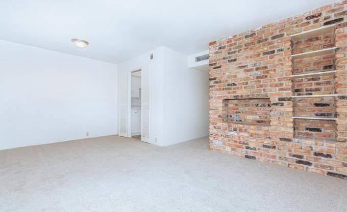 Apartment for rent at 1617 Fountain View Dr #2047, Houston, TX 77057