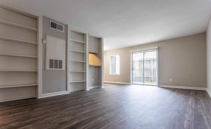 Apartment for rent at 1111 Golfview Dr, Richmond, TX 77469