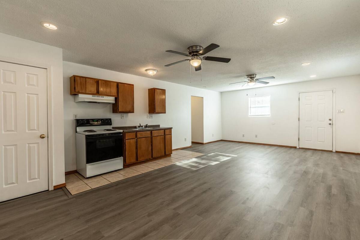House for rent at 140 County Rd, Clifton, TX 76634