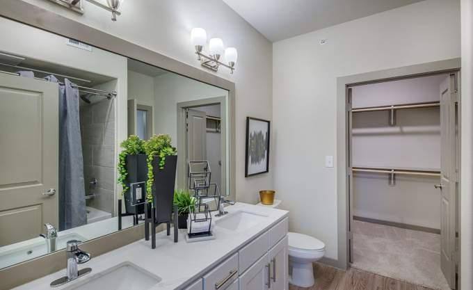 Apartment for rent at 1721 Greenhouse Rd, Houston, TX 77084