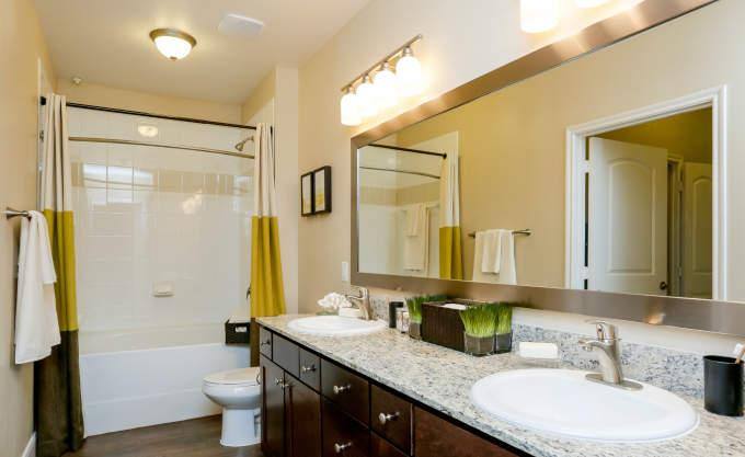 Apartment for rent at 18545 University Blvd, Sugar Land, TX 77479