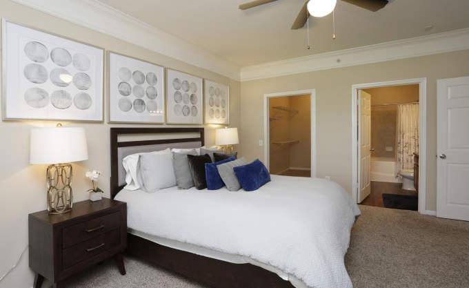 Apartment for rent at 12400 Shadow Creek Parkway, Pearland, TX 77584