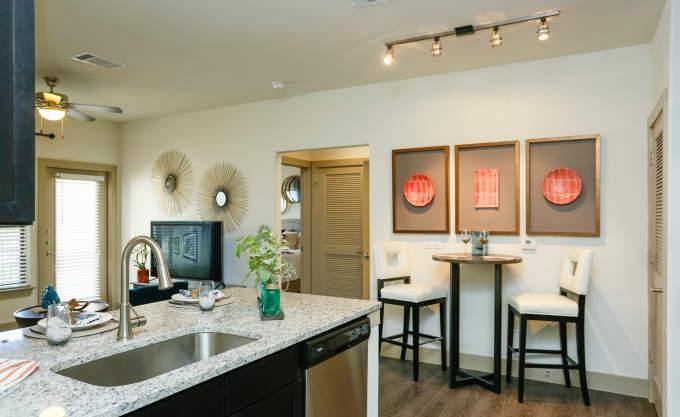 Apartment for rent at 12325 Shadow Creek Parkway #2174, Pearland, TX 77584