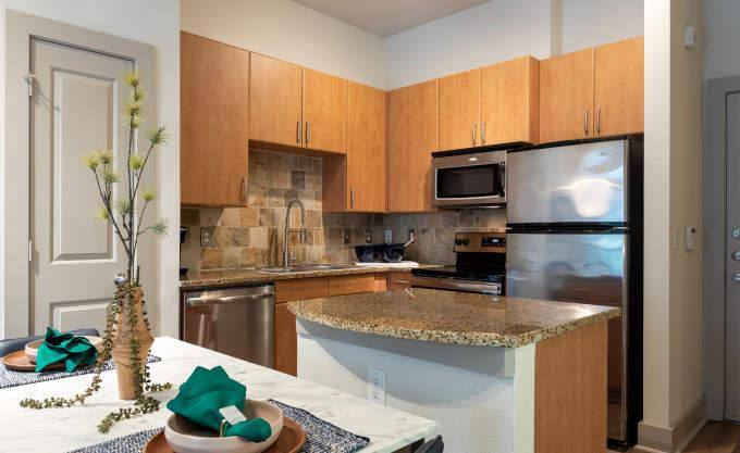 Apartment for rent at 2727 W 18th St #2174, Houston, TX 77008