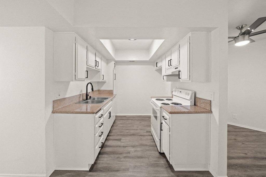 Centerview, 730 Pine Ave #308, Long Beach, CA 90813 - Apartment for Rent - Image 1