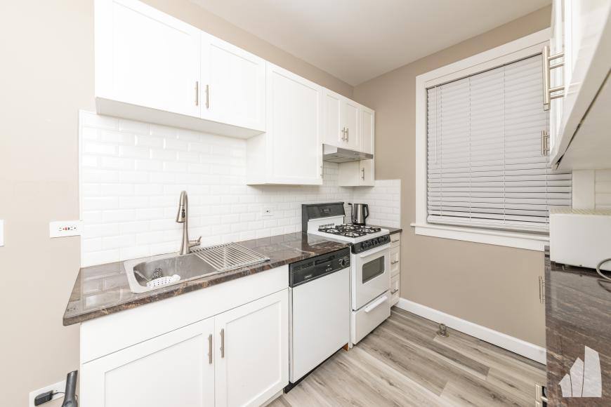 Apartment for rent at 70255 N Sheridan Rd #1E, Chicago, IL 60626