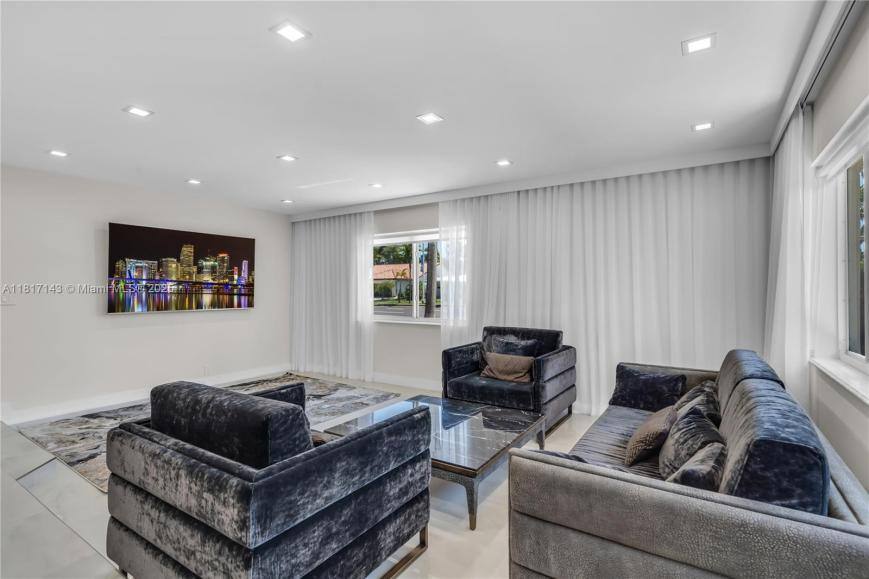 House for rent at 1045 Hollywood Blvd, Hollywood, FL 33019