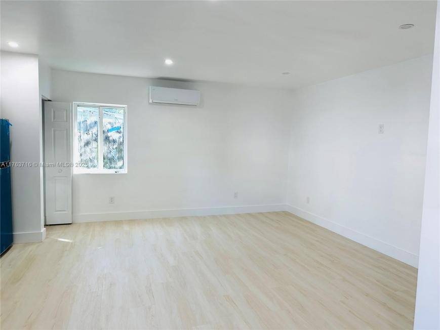 Apartment for rent at 1800 NE 154th St, Miami, FL 33162