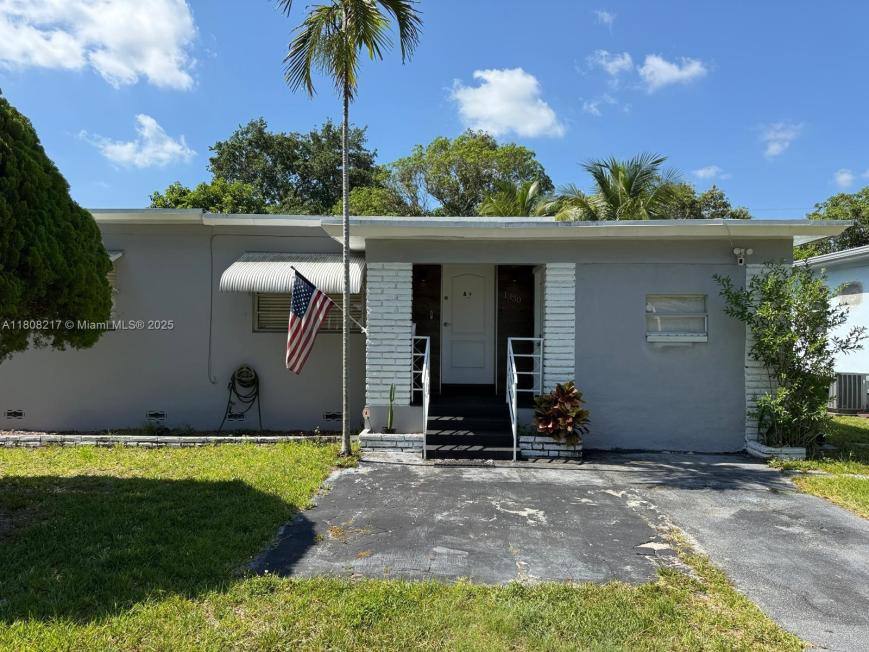 Apartment for rent at 1330 NE 133rd St, Miami, FL 33161