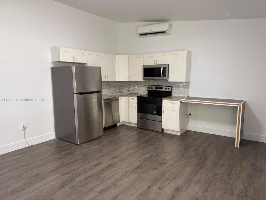Apartment for rent at 1330 NE 133rd St, Miami, FL 33161