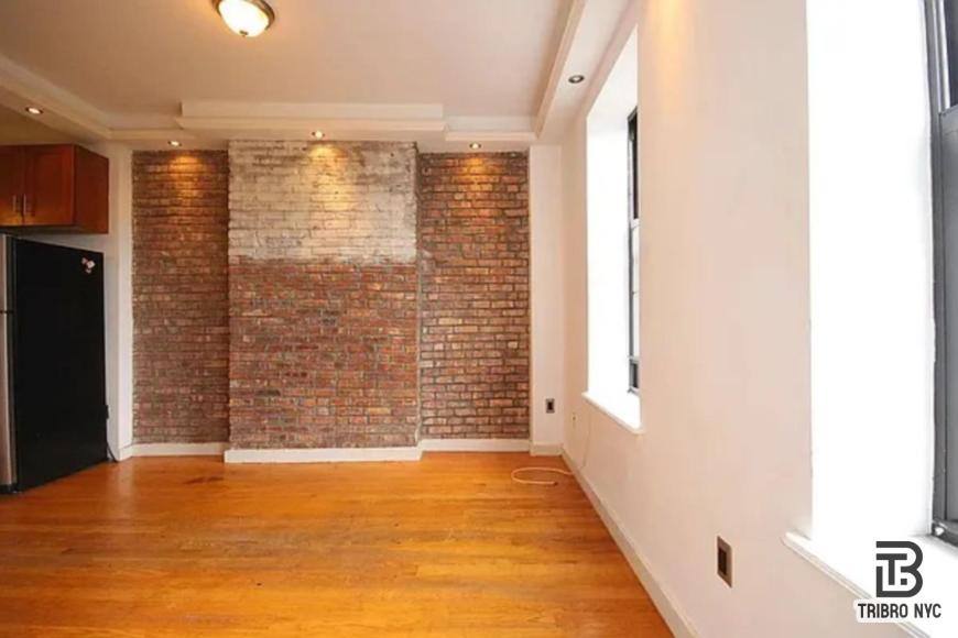 Apartment for rent at 977 Jefferson Ave #1S, Brooklyn, NY 11221
