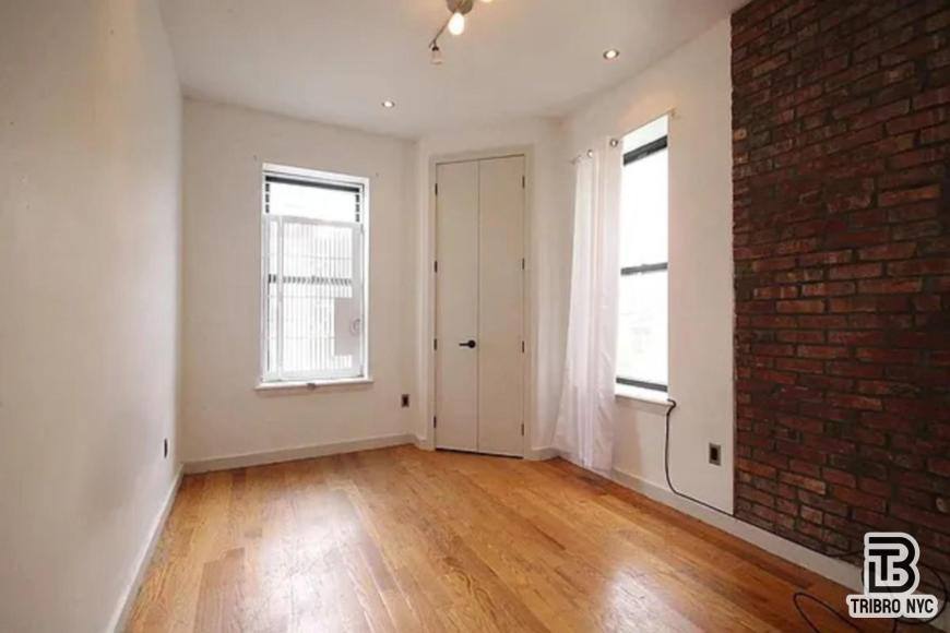 Apartment for rent at 977 Jefferson Ave #1S, Brooklyn, NY 11221