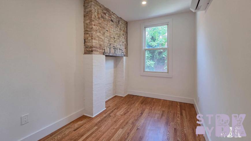 Townhouse for rent at 275 Nassau Ave #2, Brooklyn, NY 11222