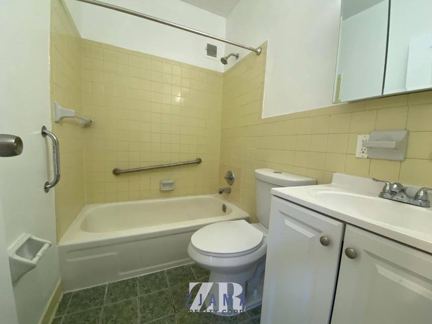 Apartment for rent at 152 Parkside Ave #4G, Brooklyn, NY 11226