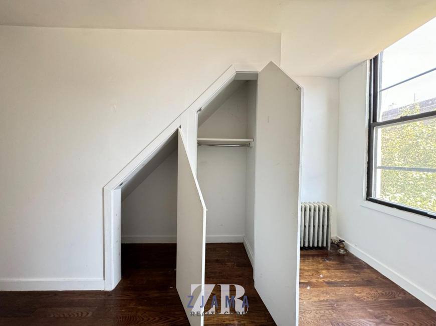 Apartment for rent at 886 Franklin Ave #2R, Brooklyn, NY 11225