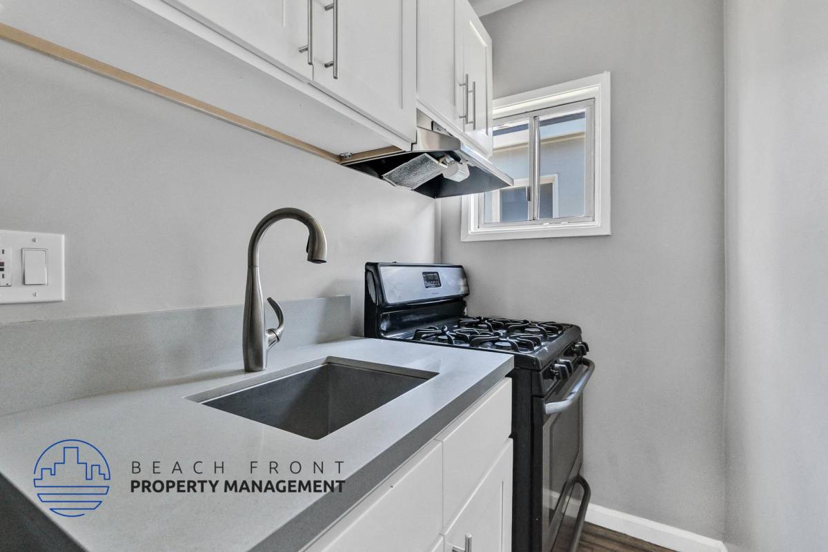 Apartment for rent at 5441 E 2nd St #6, Long Beach, CA 90803