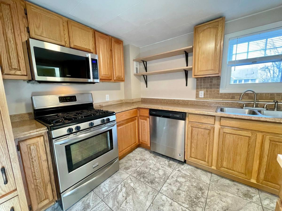 Townhouse for rent at 41-43 High St #43, Agawam, MA 01001