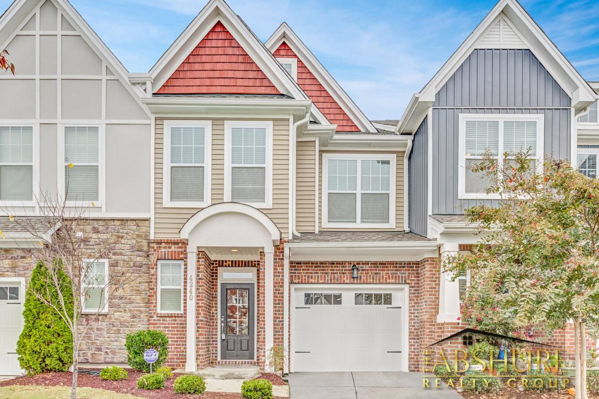 Townhouse for rent at Evans Farm Townhomes, 4240 Vallonia Dr, Cary, NC 27519