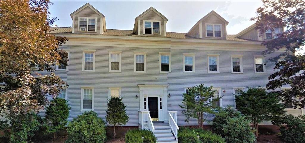 Apartment for rent at 71 Grove St #3, Dover, NH 03820
