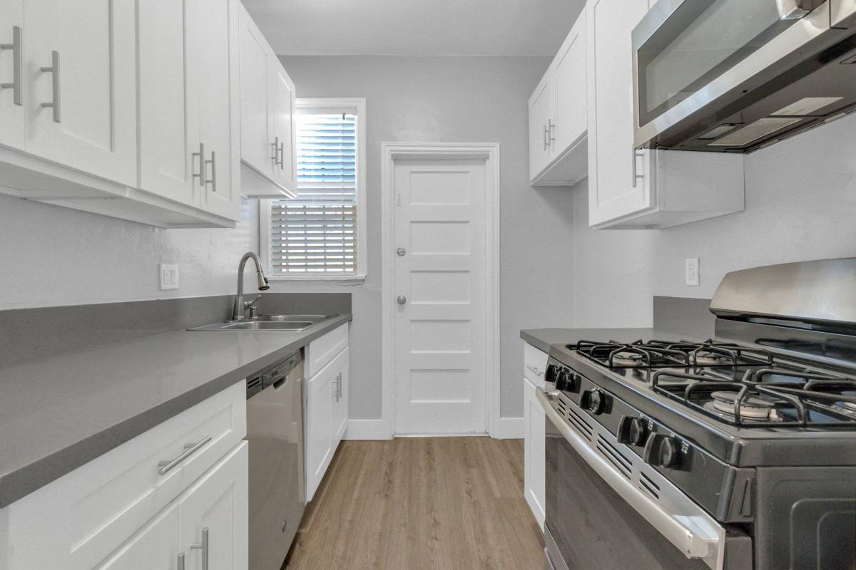 Apartment for rent at 1211 Magnolia Ave #3, Long Beach, CA 90813