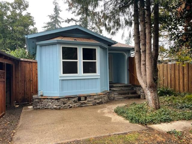 House for rent at 35349 S Farm Rd, Woodburn, OR 97071