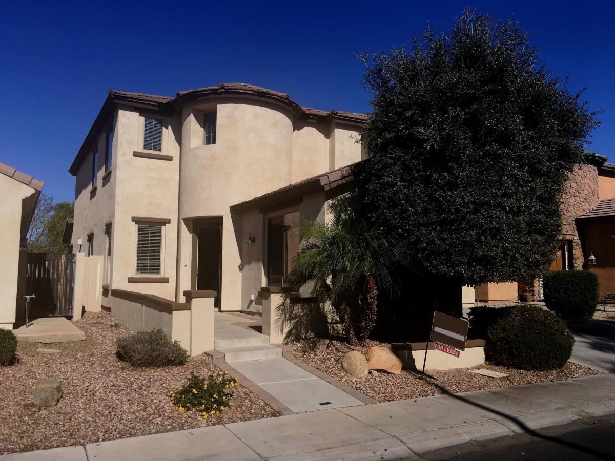 House for rent at 300 W Wisteria Place, Chandler, AZ 85248