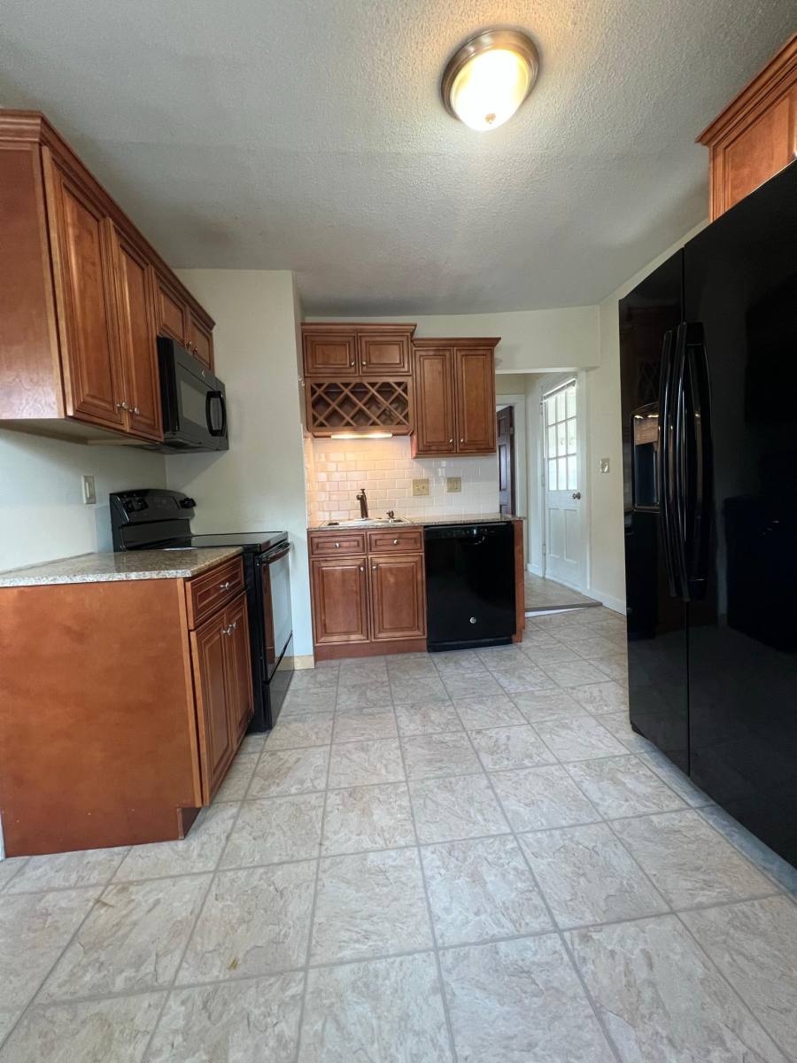 Apartment for rent at 98 Market St #2, Northampton, MA 01060