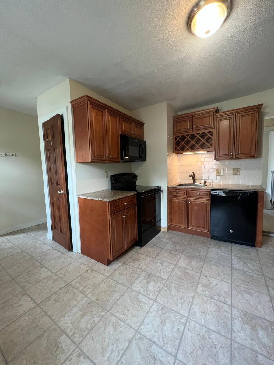 Apartment for rent at 98 Market St #2, Northampton, MA 01060