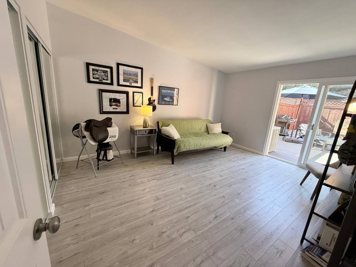 Townhouse for rent at Fashion Hills, 6934 Camino Degrazia, San Diego, CA 92111