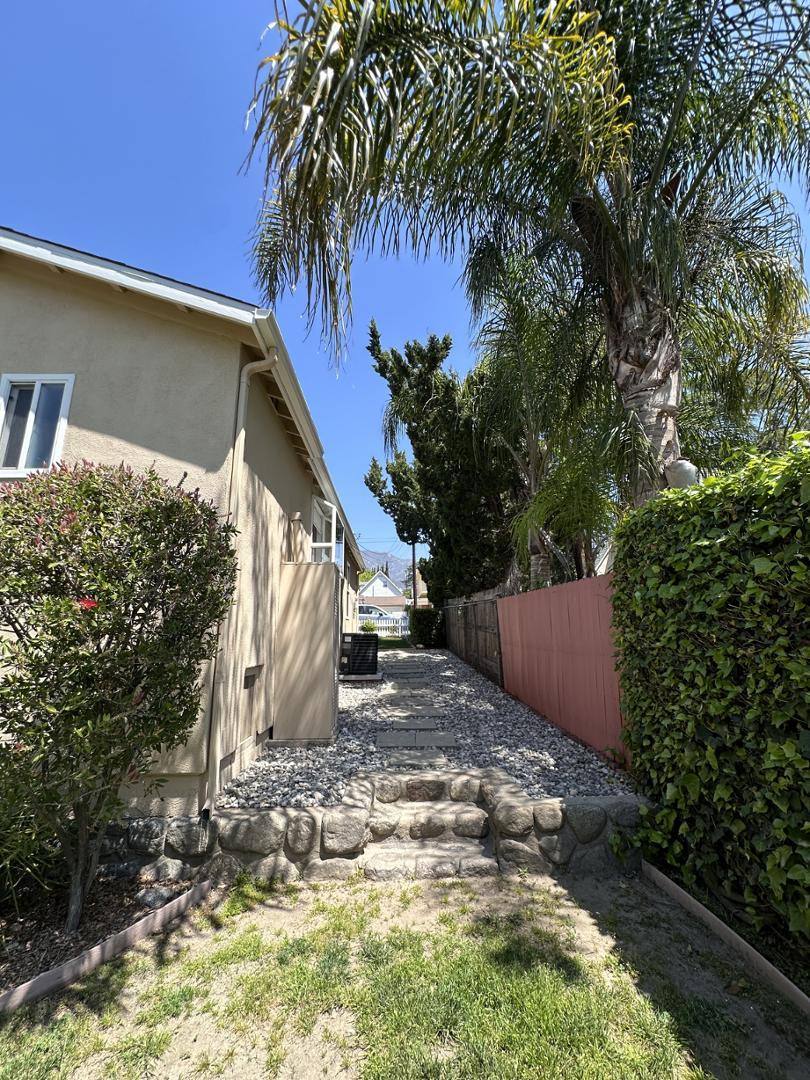 House for rent at 3128 Altura Ave, La Crescenta, CA 91214