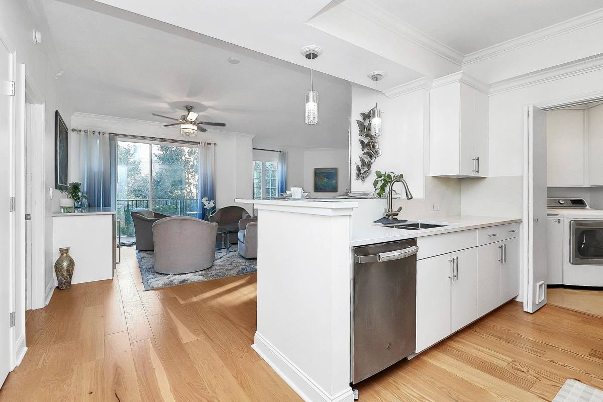 Condo for rent at Fifth & Poplar Condominiums, 300 W 5th St #431, Charlotte, NC 28202