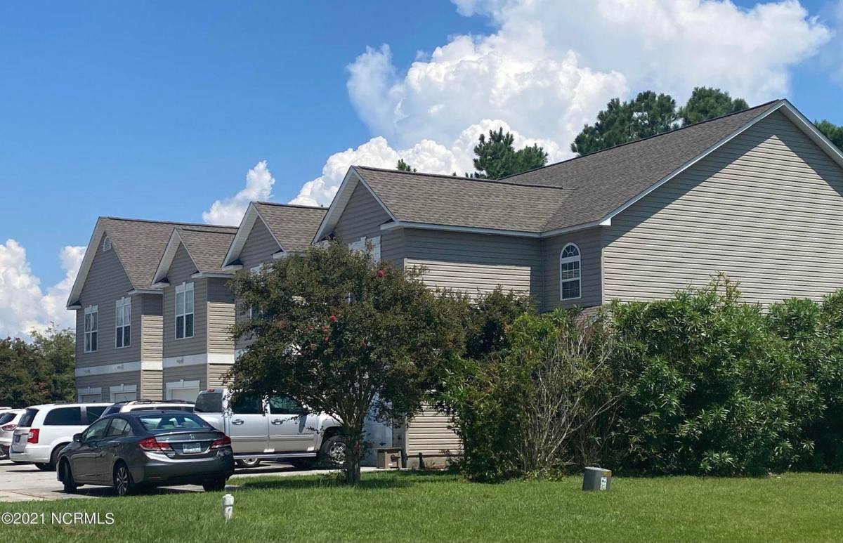 Townhouse for rent at 2100 Mayberry Loop Rd #B, Morehead City, NC 28557