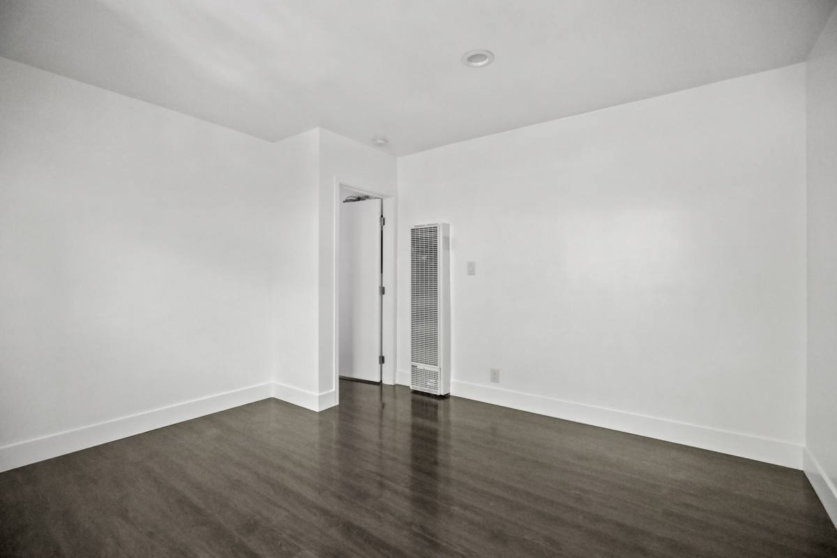 Apartment for rent at 1321 W 36th Place #2, Los Angeles, CA 90007