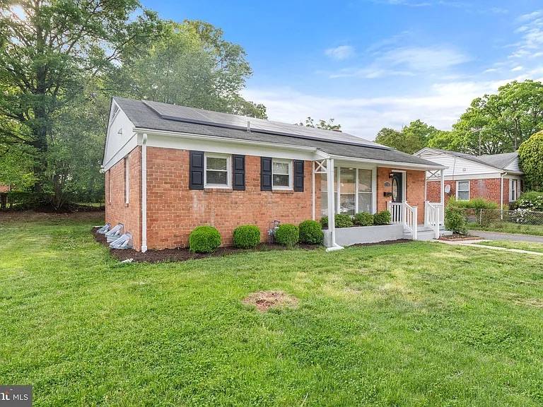 House for rent at 2711 Edfeldt Dr, District Heights, MD 20747