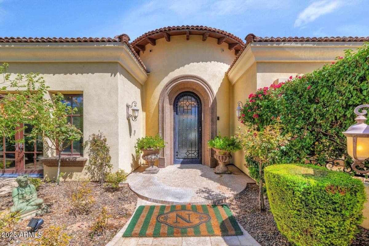 House for rent at 6730 E Sunnyvale Rd, Paradise Valley, AZ 85253