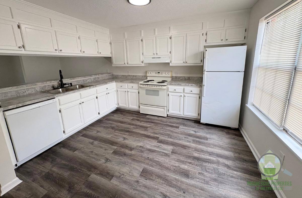 Townhouse for rent at 1216 N Main St #B8, Fountain Inn, SC 29644