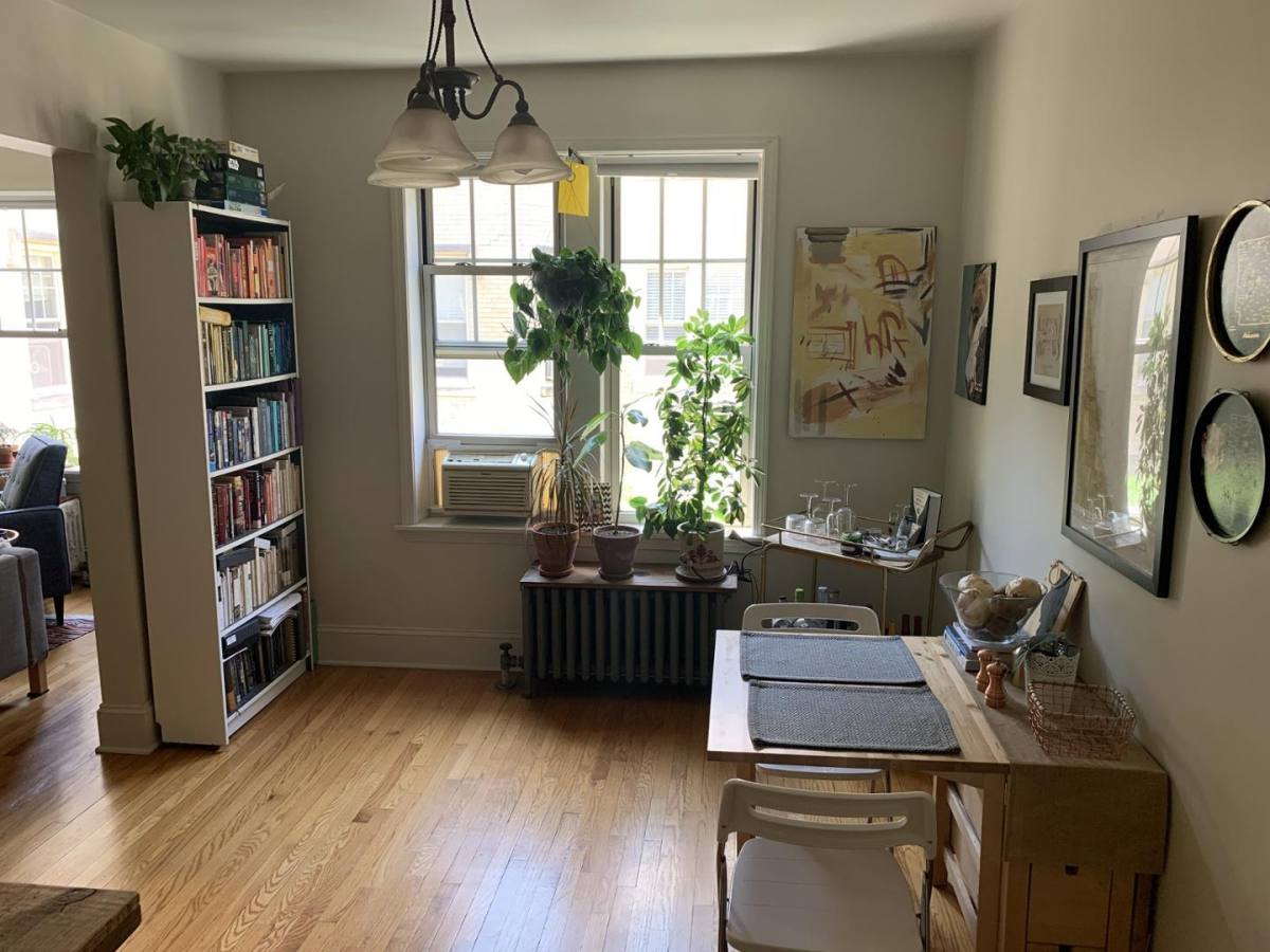 Apartment for rent at 1423 W Farwell Ave, Chicago, IL 60626