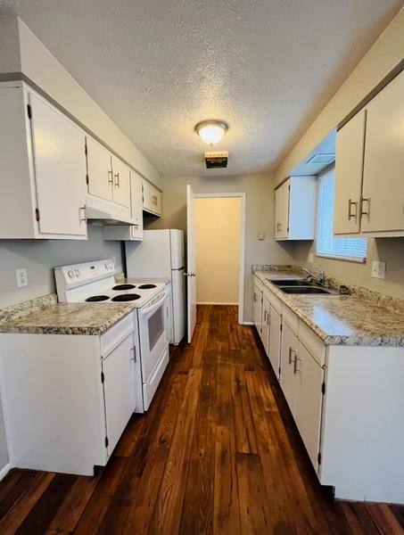Apartment for rent at Broadmoor, 336-342 Burman Ave #336, Dayton, OH 45426