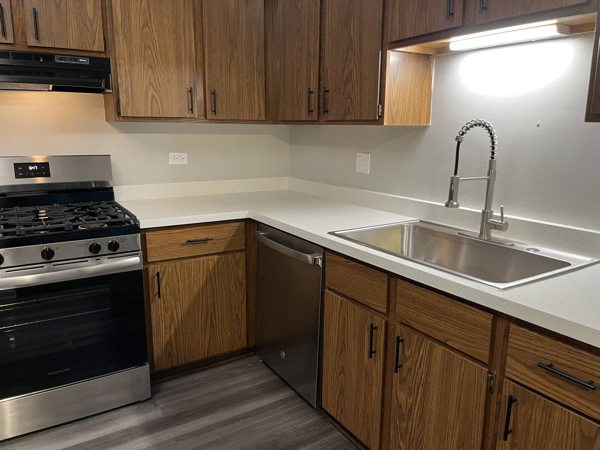 Apartment for rent at 15 E Maple St #1D, Lombard, IL 60148
