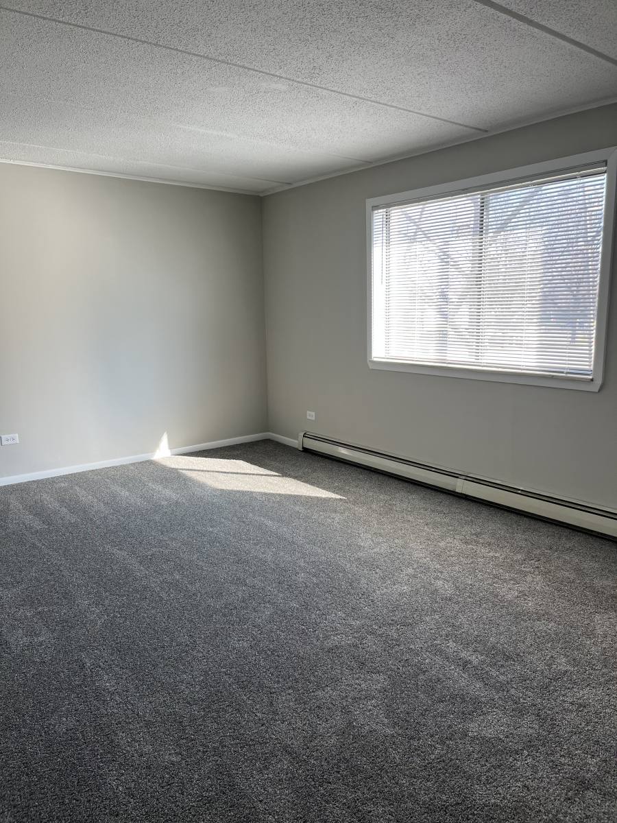 Apartment for rent at 15 E Maple St #1D, Lombard, IL 60148