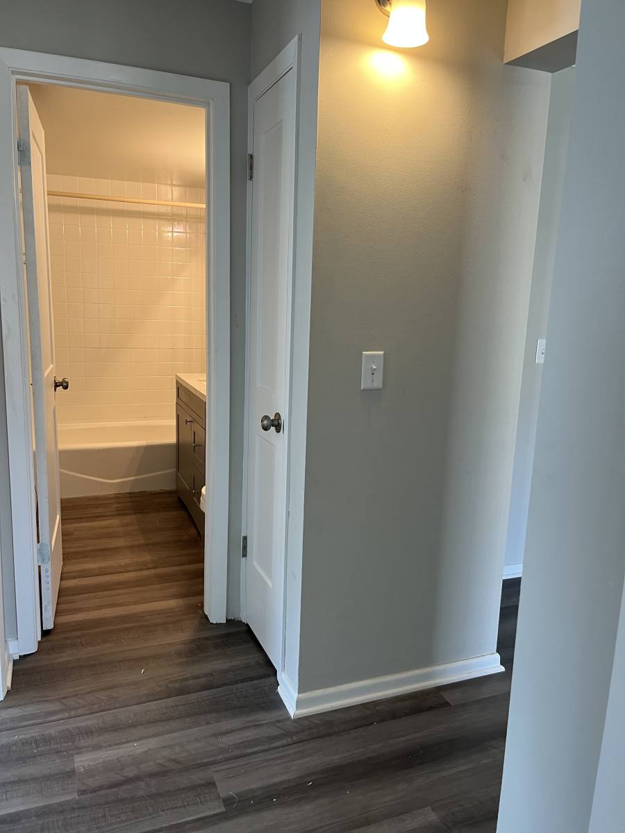 Apartment for rent at 15 E Maple St #1D, Lombard, IL 60148