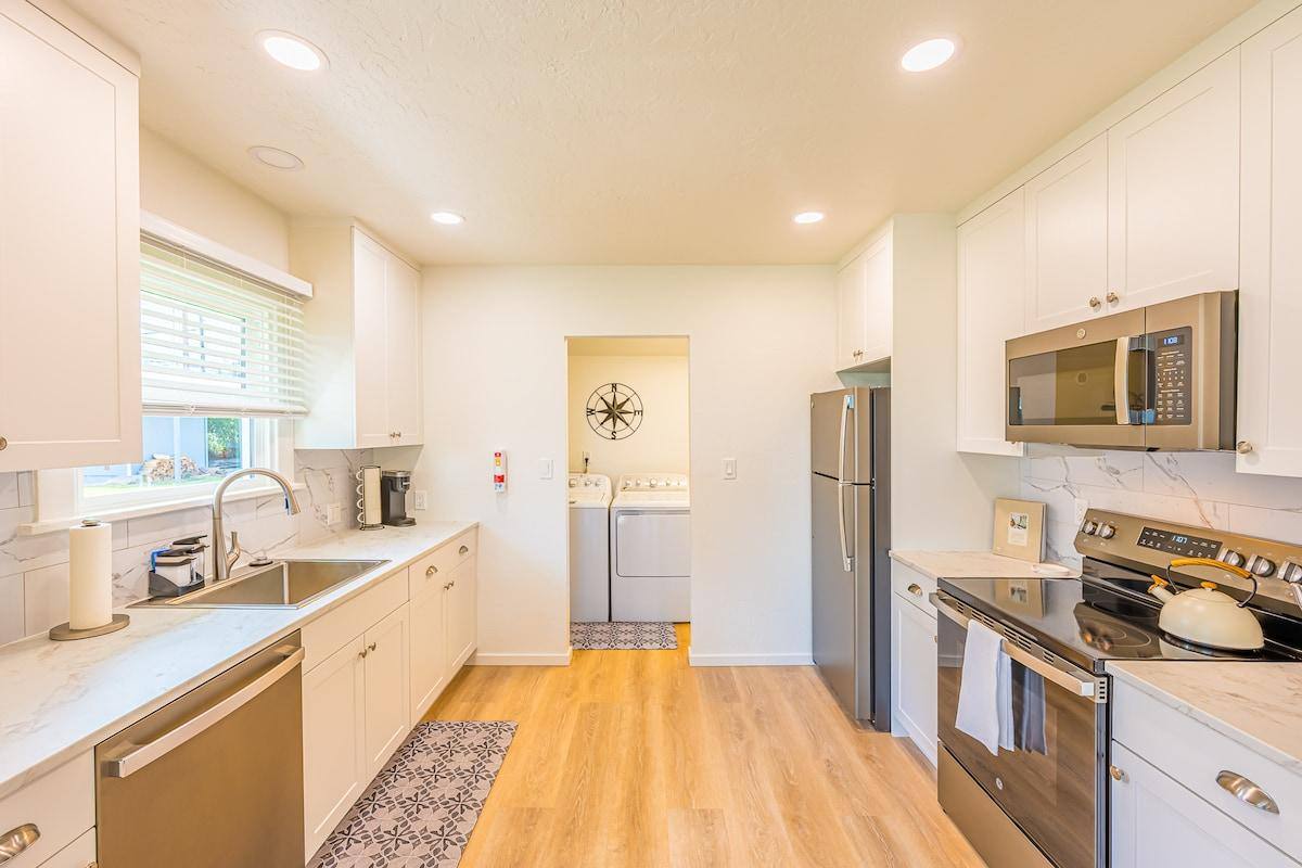 House for rent at 908 E 4th St, Port Angeles, WA 98362