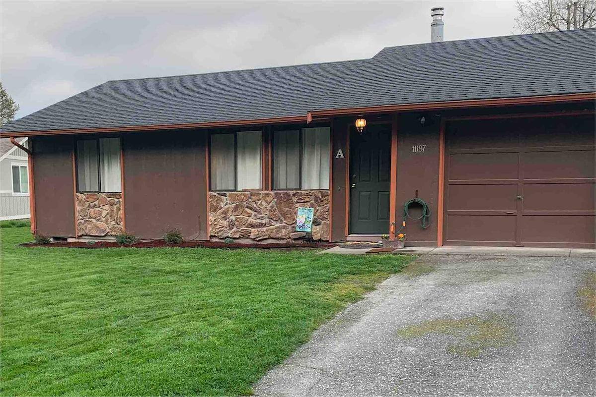 House for rent at Burlington Hill Estates, 11187 N Skagit St, Burlington, WA 98233