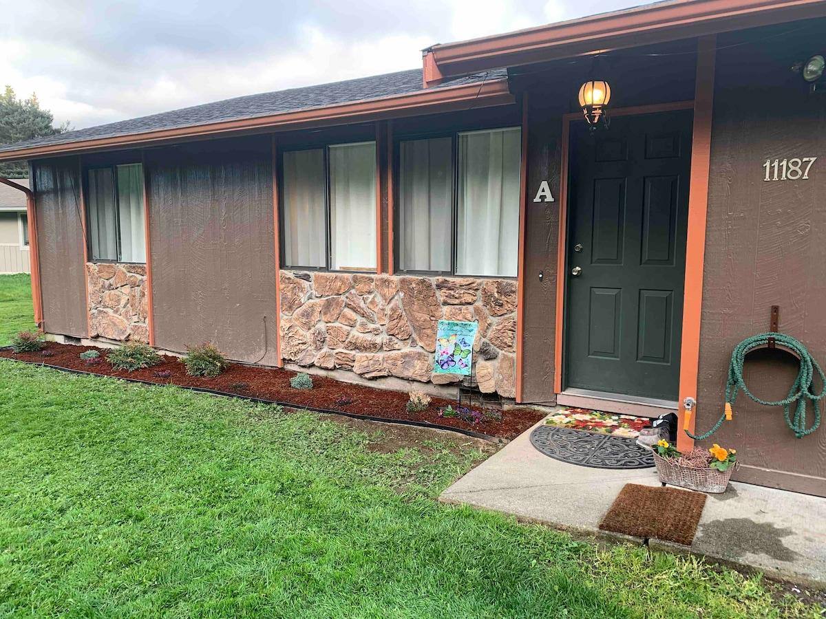 House for rent at Burlington Hill Estates, 11187 N Skagit St, Burlington, WA 98233