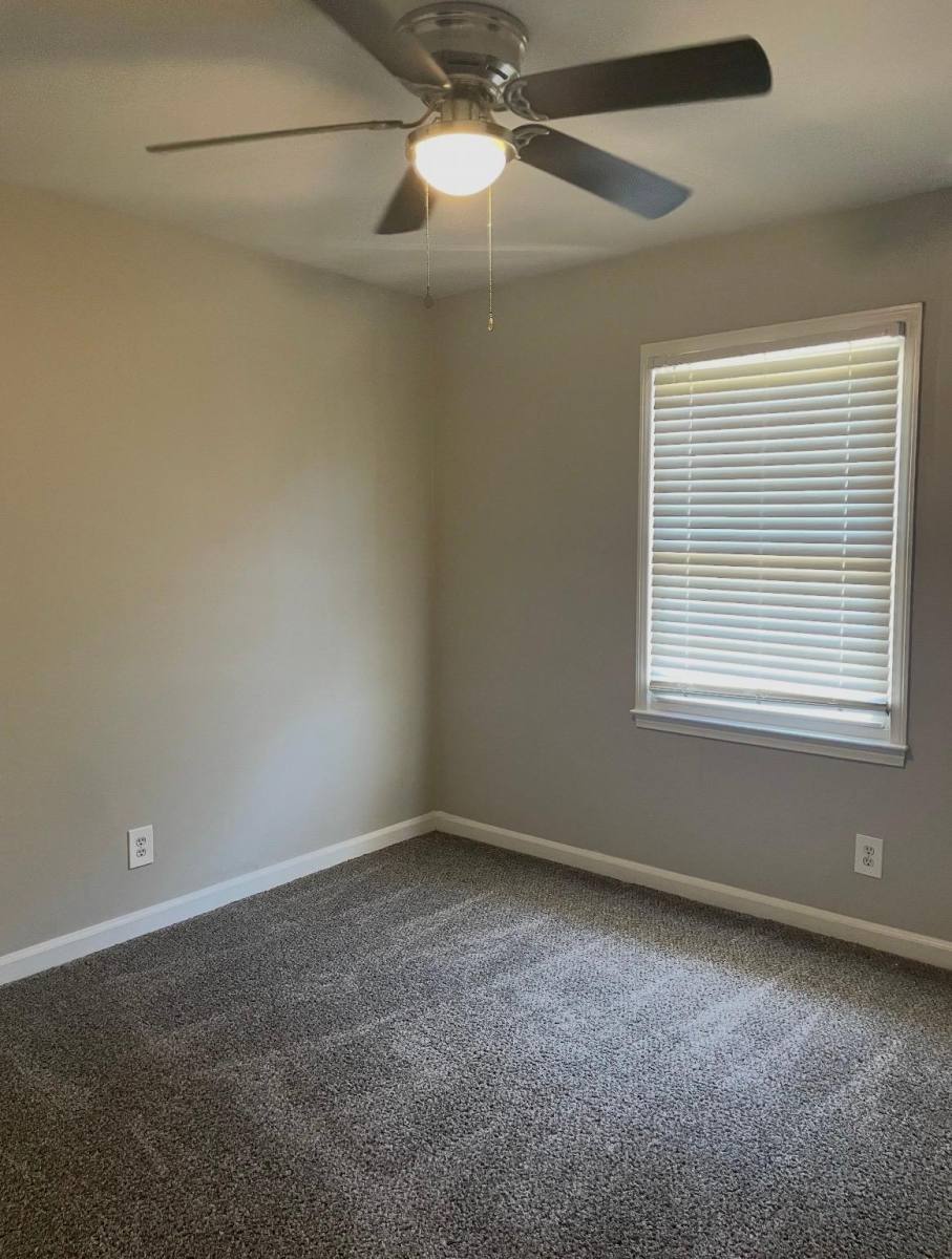Townhouse for rent at Elm Street Commons Apartment Homes, 501 Greenbriar Rd #F, Greensboro, NC 27405